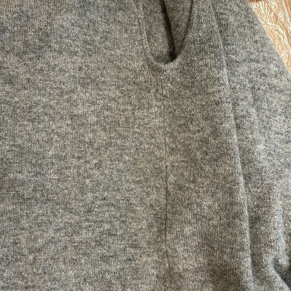 Oxygene Cashmere vest. One size. - Picture 8 of 9